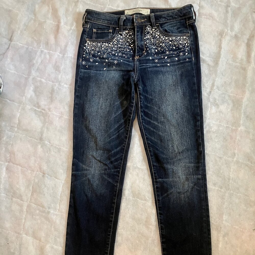 Abercrombie & Fitch Jeans, Medium dark indigo wash, Size 4